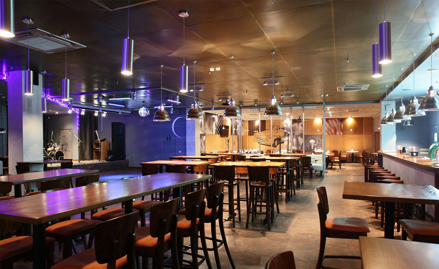 Commercial Dining Room Ceiling Cleaning: A Must for Restaurant Managers in Houston