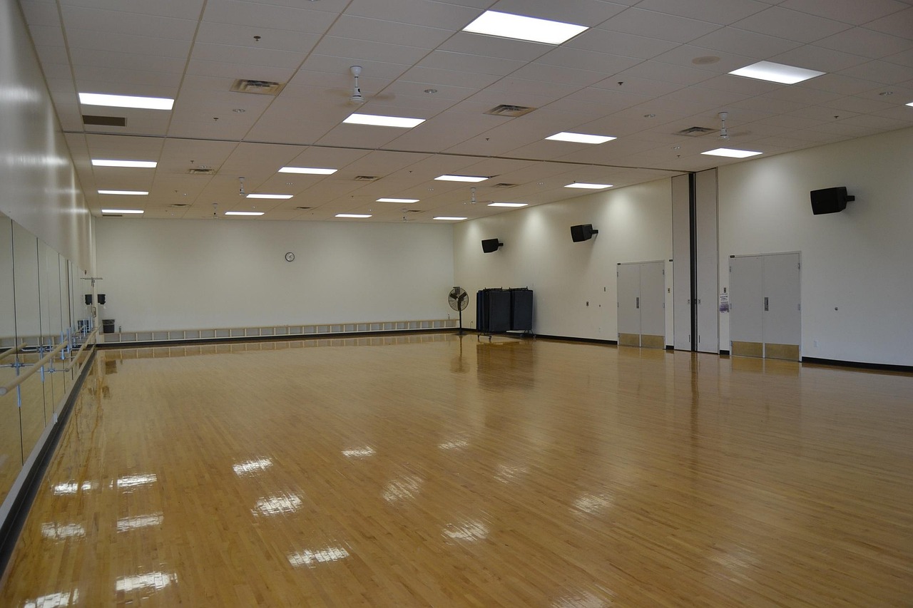 clean ceiling in commercial space
